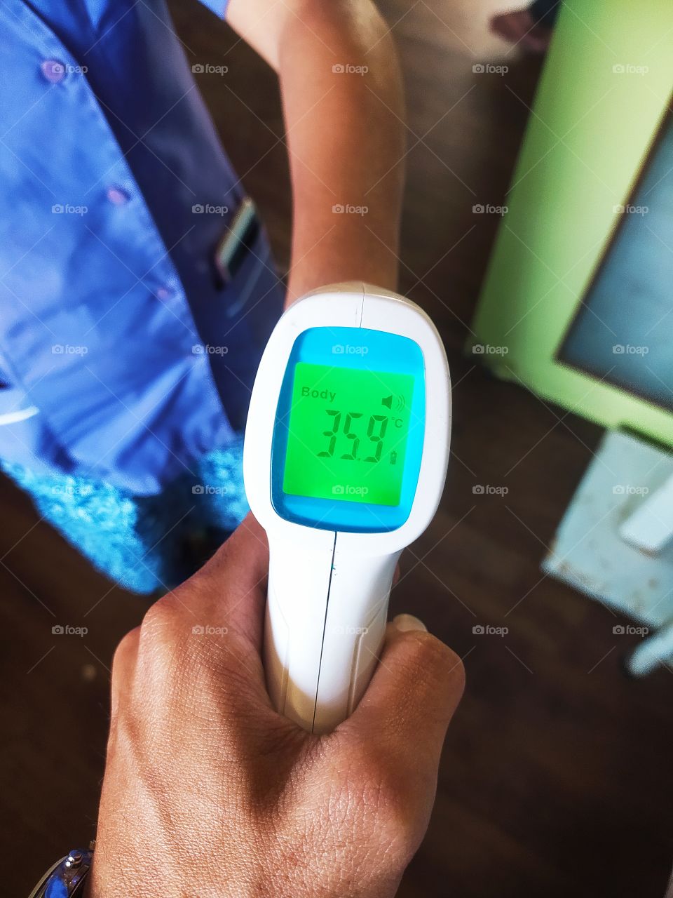 Temperature Gun world wide used in Hospitals Corona emergency