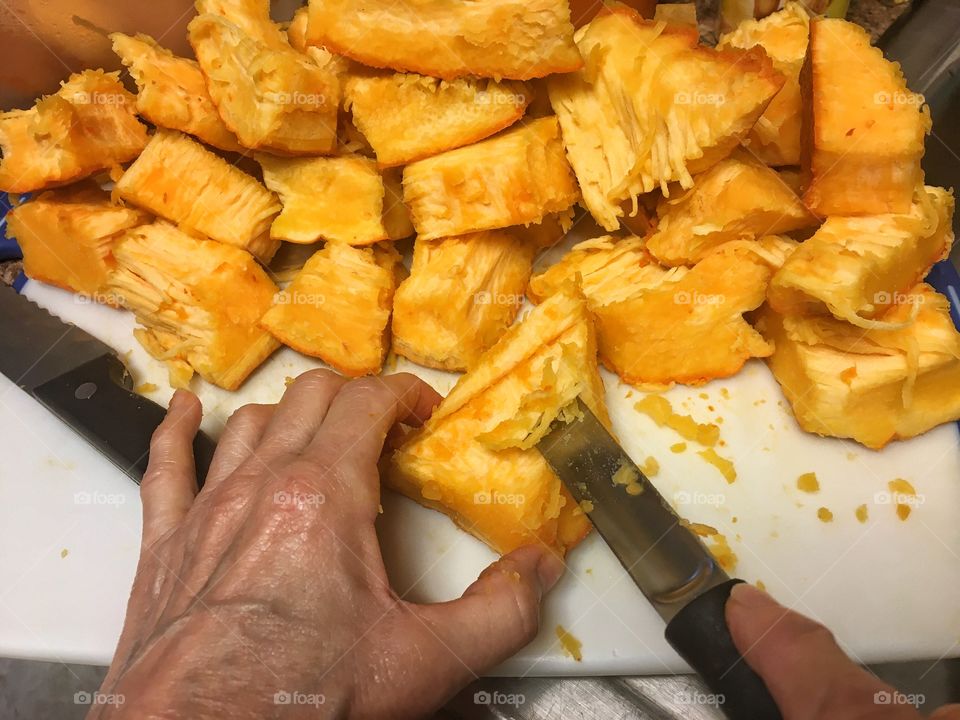 ‘Tis the season of crisp air, fuzzy mittens and homemade pumpkin pies! 