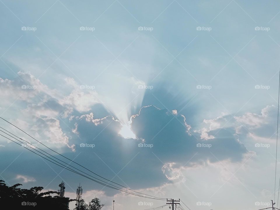 *ravarma vanguvo*  Cloud layers, Luminous clouds