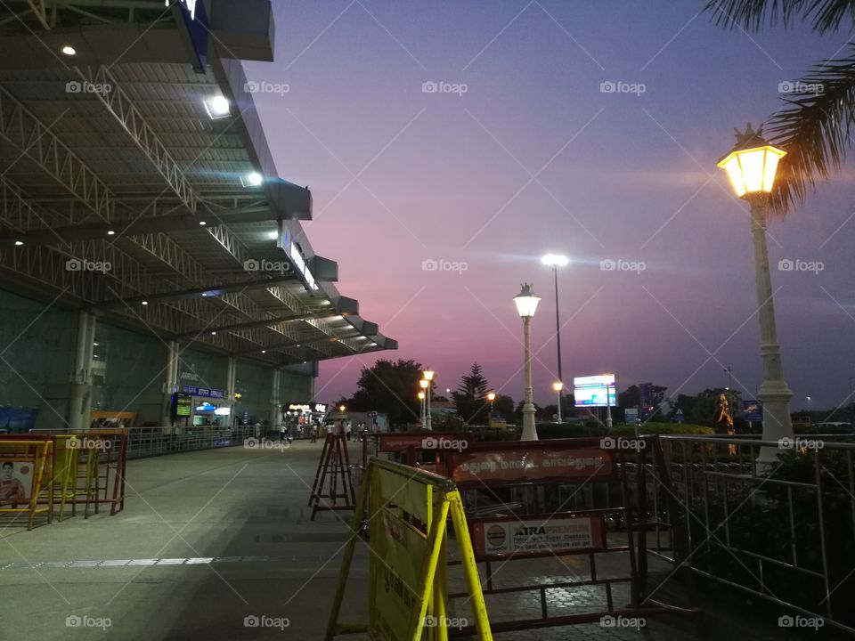 the cloudz are very different colurs it was watching amezing