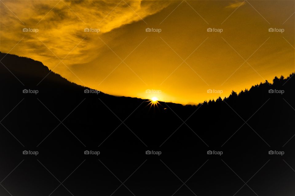 Peeping through mountain