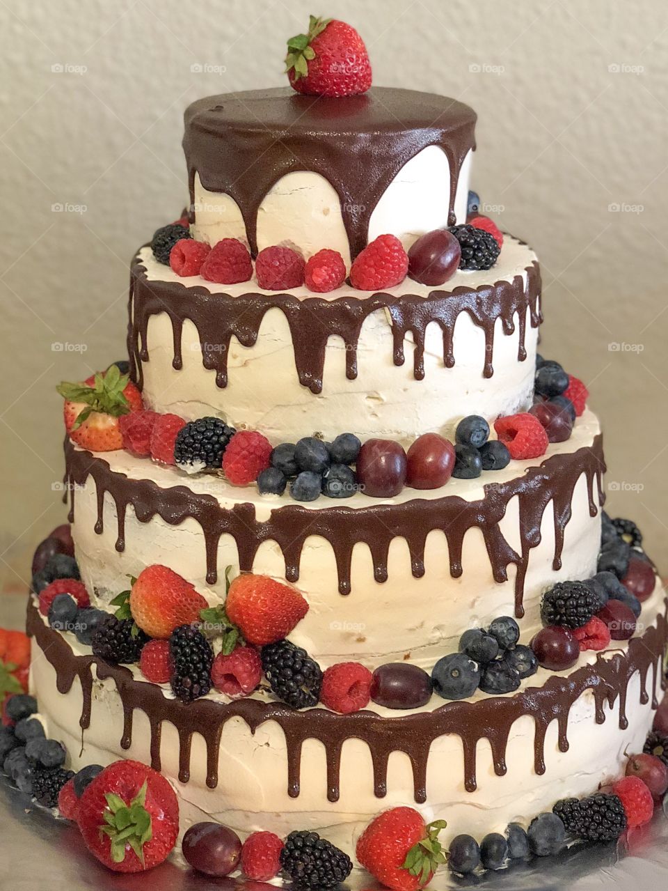 Cake with fruit 