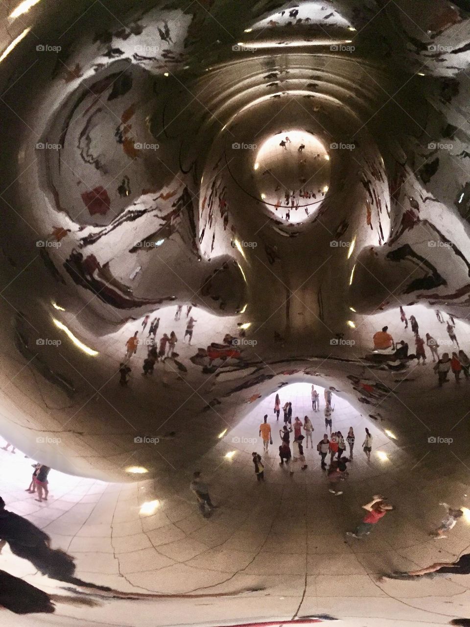 Kaleidoscope effects under Cloud Gate Chicago 
