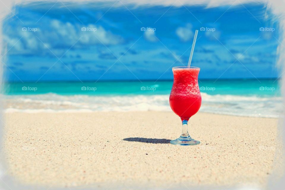Drink by the Beach. Vacation Paradise 
