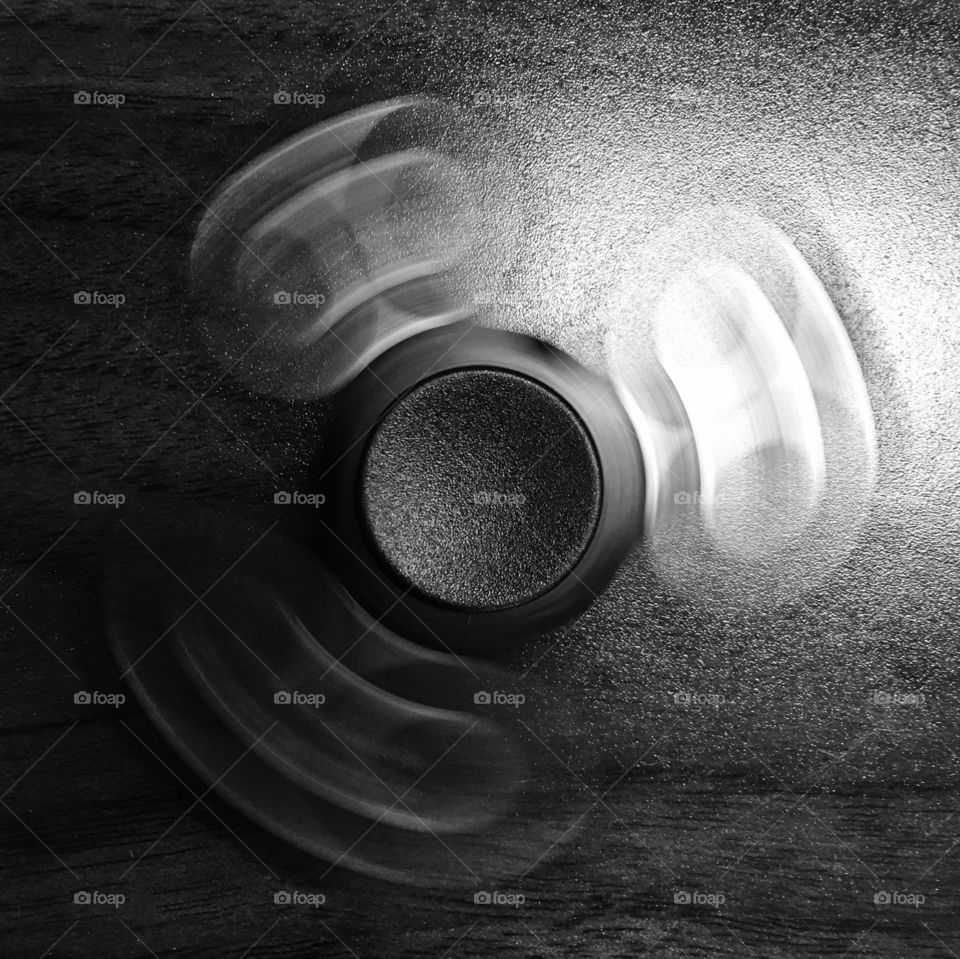 Fidget spinning 