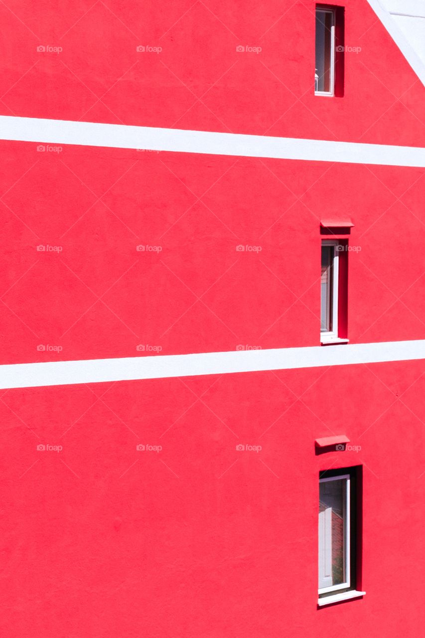 Pink walls in Lisbon 