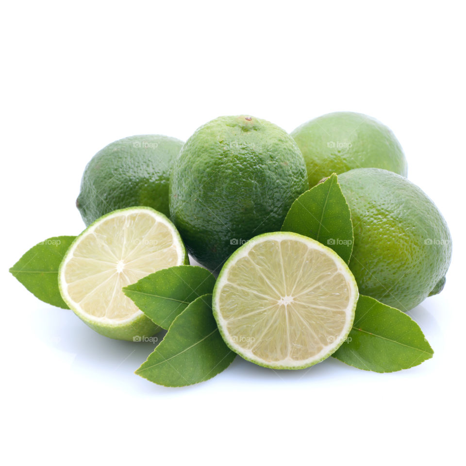 Now that you know where to buy your Lemons online...Just one squeeze from one of our juicy lemons can open a whole new world in your kitchen! Everyone knows, a little bit of lemon adds "perfection" to both hot and iced tea, and of course, there's nothing better on a warm day than a tall cool glass of lemonade made from fresh picked California Lemons. But why stop there? Lemons from Pearson Ranch can add both the "zest" and "zing" to your culinary repertoire. Adding a little grated lemon rind, (a.k.a. lemon zest) to simple rice or potato dishes, or even baked goods, adds a delightfully subtle and "bright" flavor. California Lemons too, are a key ingredient to your favorite ethnic dishes. A squeeze or two of lemon added to guacamole or salsa is essential for that special "zip" of flavor. Try some lemon over carne asada tacos for a taste that will put you in a "squeezing frenzy"! Lemon squeezed over Greek gyros, or dolmas, and absolutely over Greek salad is crucial for that perfect taste. Toss a lemon vinaigrette dressing with your favorite pasta, with fresh cracked pepper, for pasta that's sure to be a hit! As for the "classic" lemon dishes like; Lemon-Rosemary Chicken, Grilled Salmon with lemon, Lemon Sorbet and the timeless favorite, Lemon Meringue Pie...elevate them to "culinary perfection" with fresh picked lemons from Pearson Ranch.
Grown in the bountiful San Joaquin Valley in California, these lemons are the result of careful farming, deep underground well water, and the abundant California sunshine. They are harvested by hand at the peak of their flavor and will hold quite well when stored in a cool and dry location or refrigerated. They are wonderfully fragrant and can add a splash of color to any kitchen. Buy a box and share them with friends and loved ones and let the cooking begin! Like we say around here,"when life hands you lemons...make something fabulous!"
*A few words about shipping* Pearson Ranch can ship fresh citrus ANYWHERE in the U.S., Including