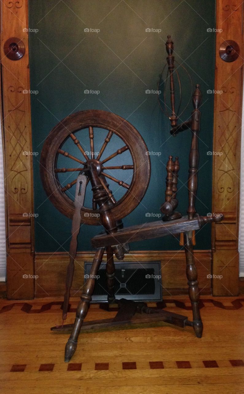 Antique Victorian Spinning Wheel