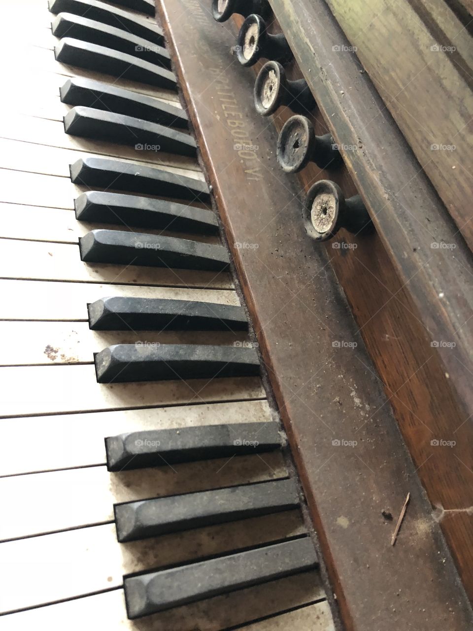 Old piano 