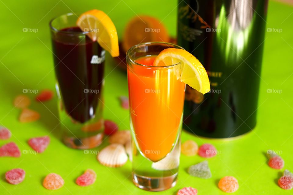Cocktails with vodka, juice and lemon.
