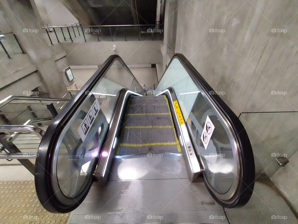 escalera metro de Santiago