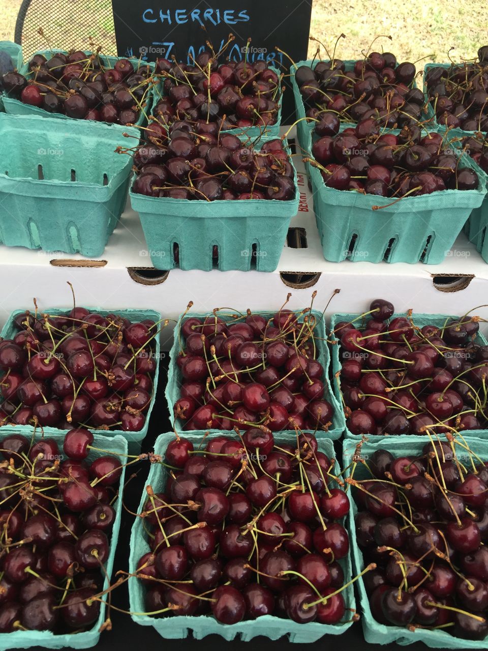 Cherries at the farmers market 