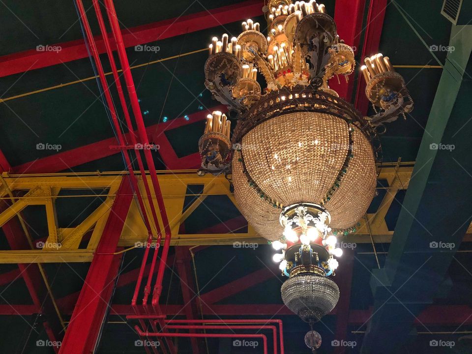 Ceiling and Chandelier at Spaghetti Warehouse in Akron, Ohio 