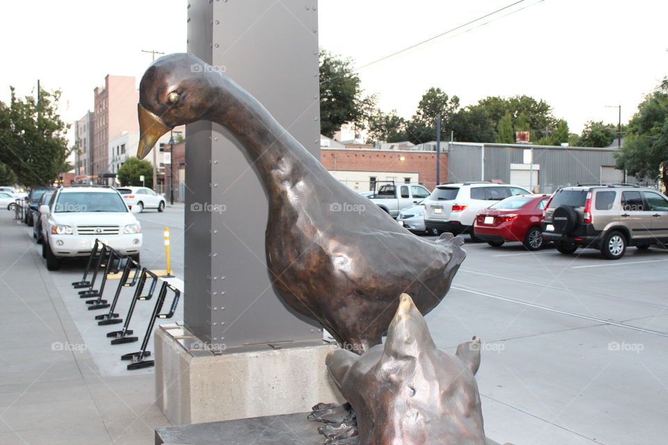 Fox and Goose statues outside of restaurant on R Street in Sacramento California
