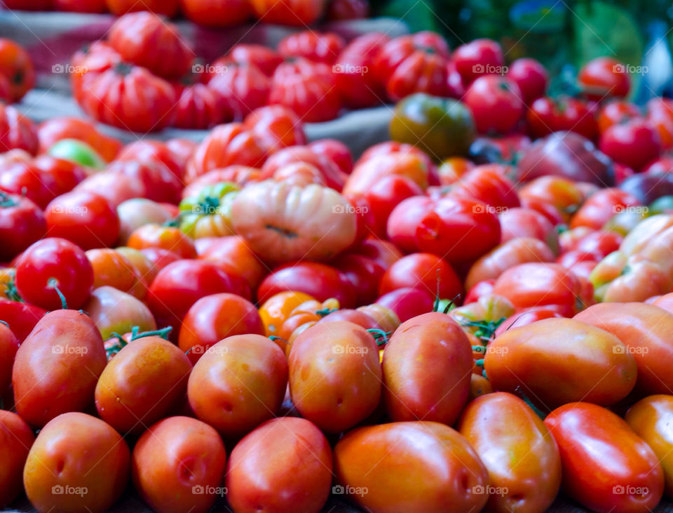 red orange tomato vegetables by grwiffen