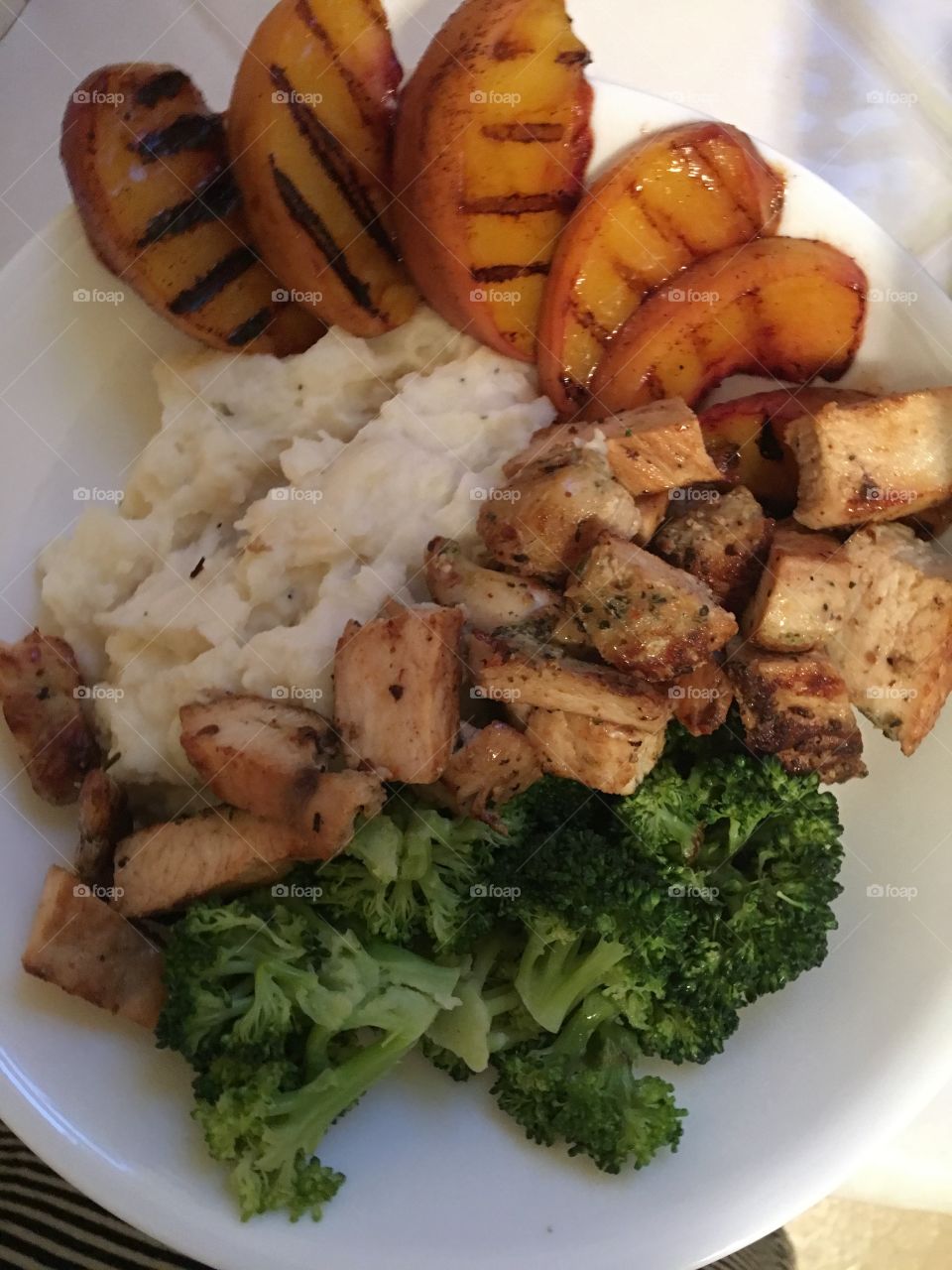 Grilled Chicken Grilled Peaches