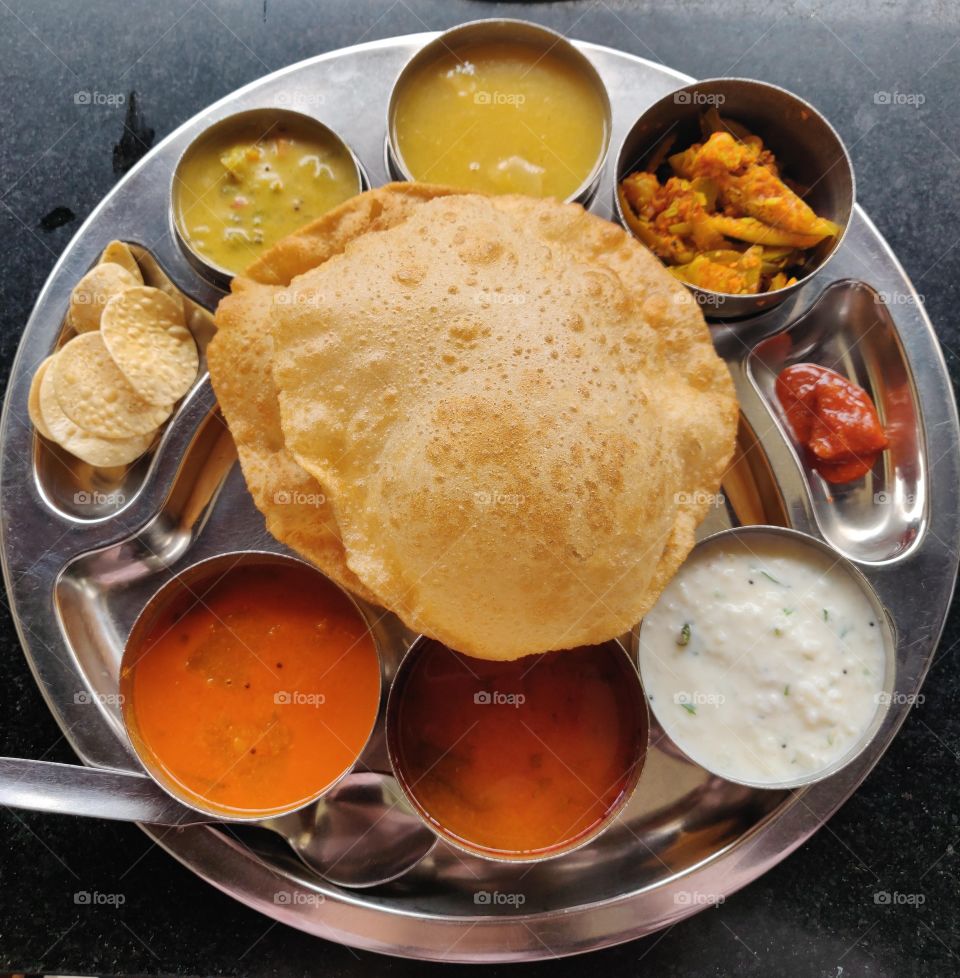 a plate full of delicious vegetarian Indian lunch..😋😋