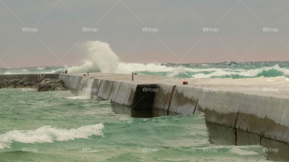 High winds & Waves on Pier