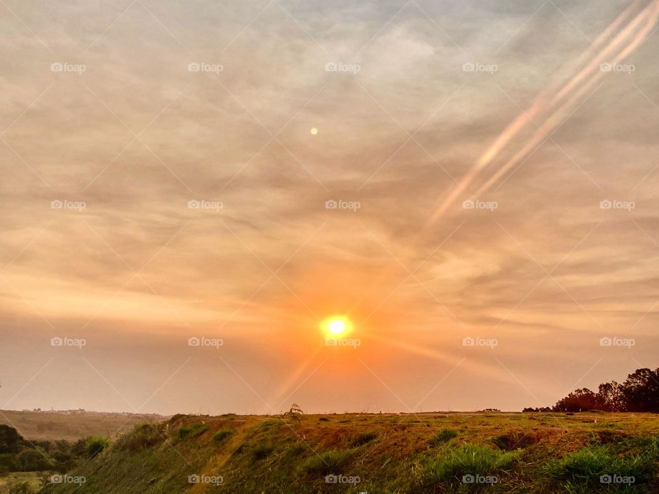 🌇🇺🇸 An extremely beautiful sunset in Jundiaí, interior of Brazil. Cheer the nature! / 🇧🇷 Um entardecer extremamente bonito em Jundiaí, interior do Brasil. Viva a natureza! 