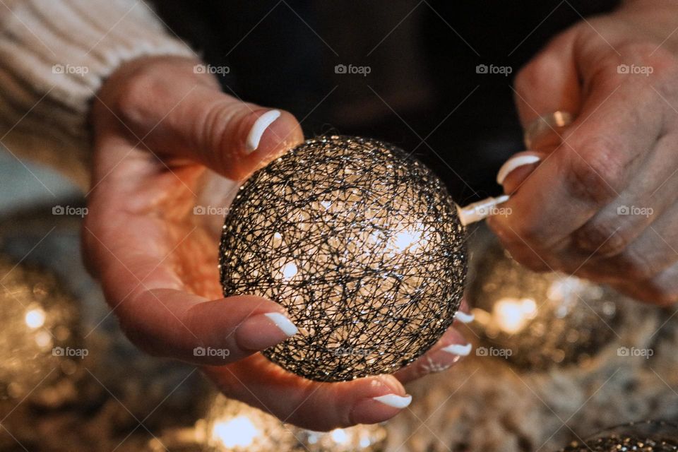 Shiny ball