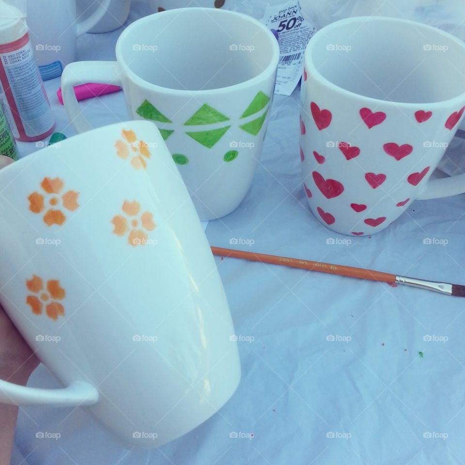 DIY dollar store sharpie mugs project