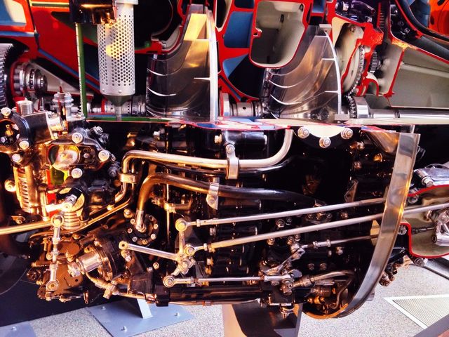 Jet engine