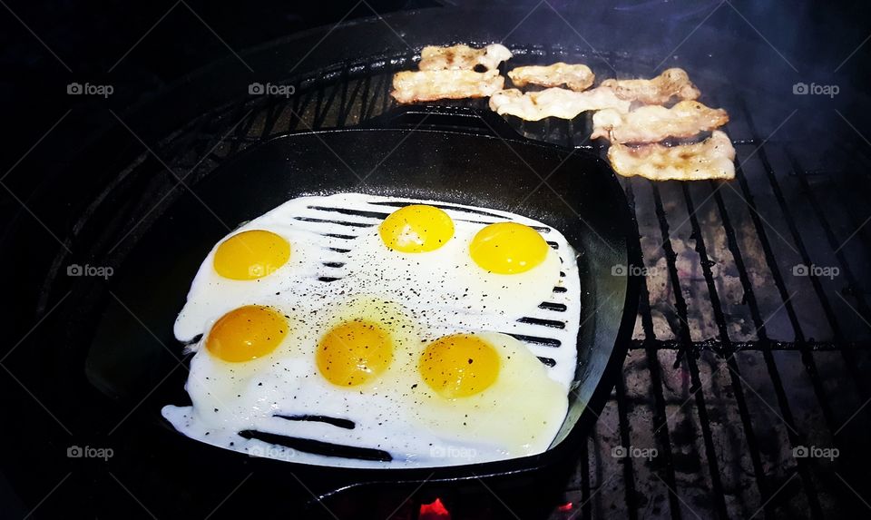 Bacon and Eggs on the charcoal
