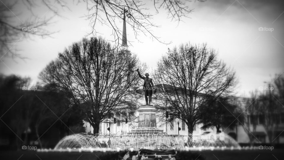 Black and White statue of Lafayette