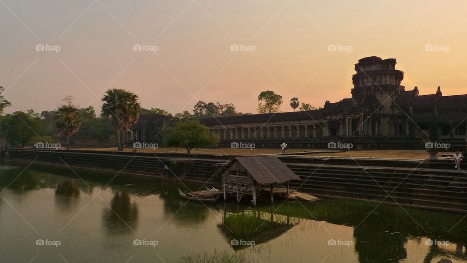 Angkor wat gates