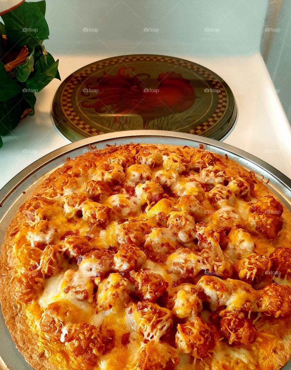 Buffalo Popcorn Chicken & Bacon Pizza
