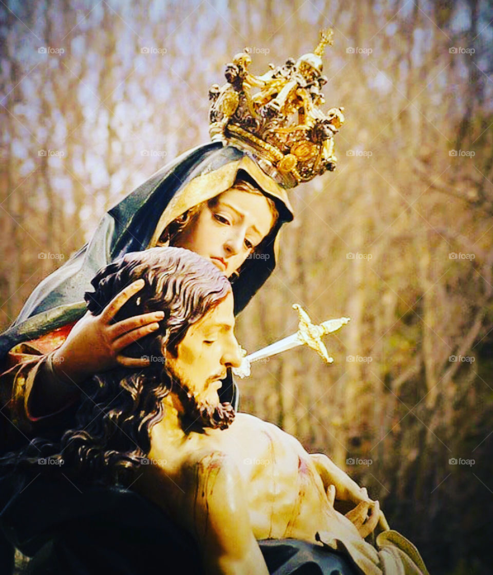 🙏 🇪🇸 Oh Maria, ruega por nosotros que recurrimos a ti.  Amén.  🇧🇷 Ó Maria, Nossa Senhora, rogai por nós que recorremos a vós. Amém. / 🇺🇸 O Mary, pray for us that we turn to you.  Amen. / 🇮🇹 O Madonna, prega per noi che ci rivolgiamo a te. Amen.