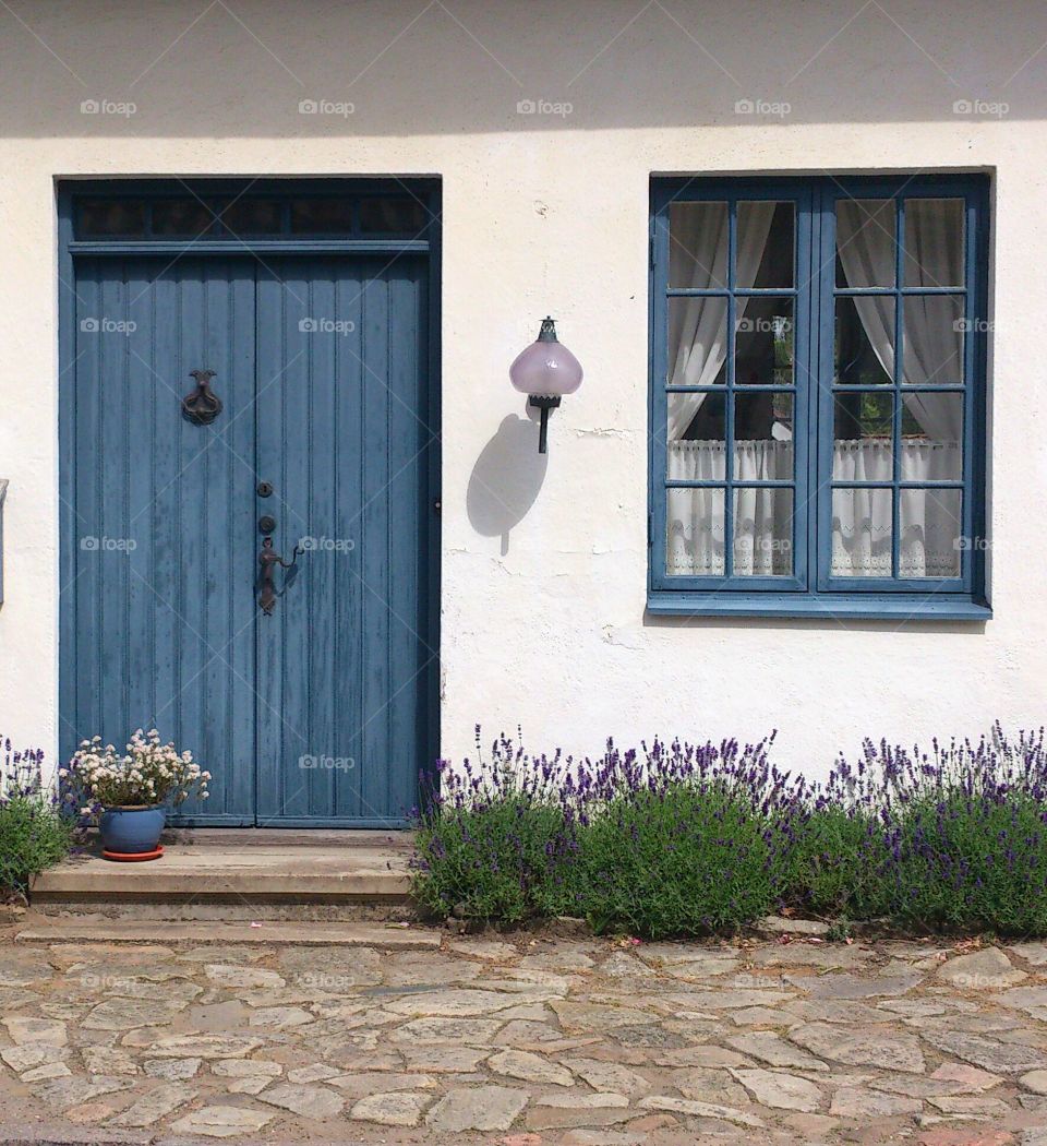 blue door