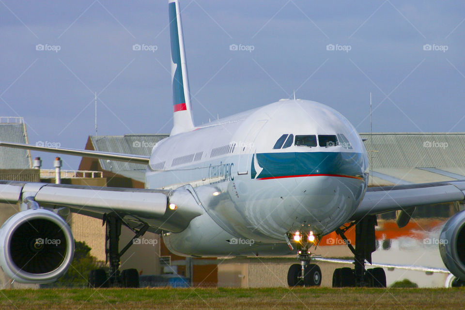 CATHAY PACIFIC AIRWAYS CX A330-200 MEL MELBOURNE
