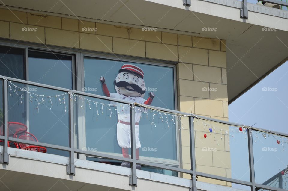 Cute little balcony from our visit to Cincy. ⚾️