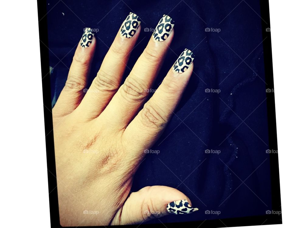 Animal print is exotic on nails 