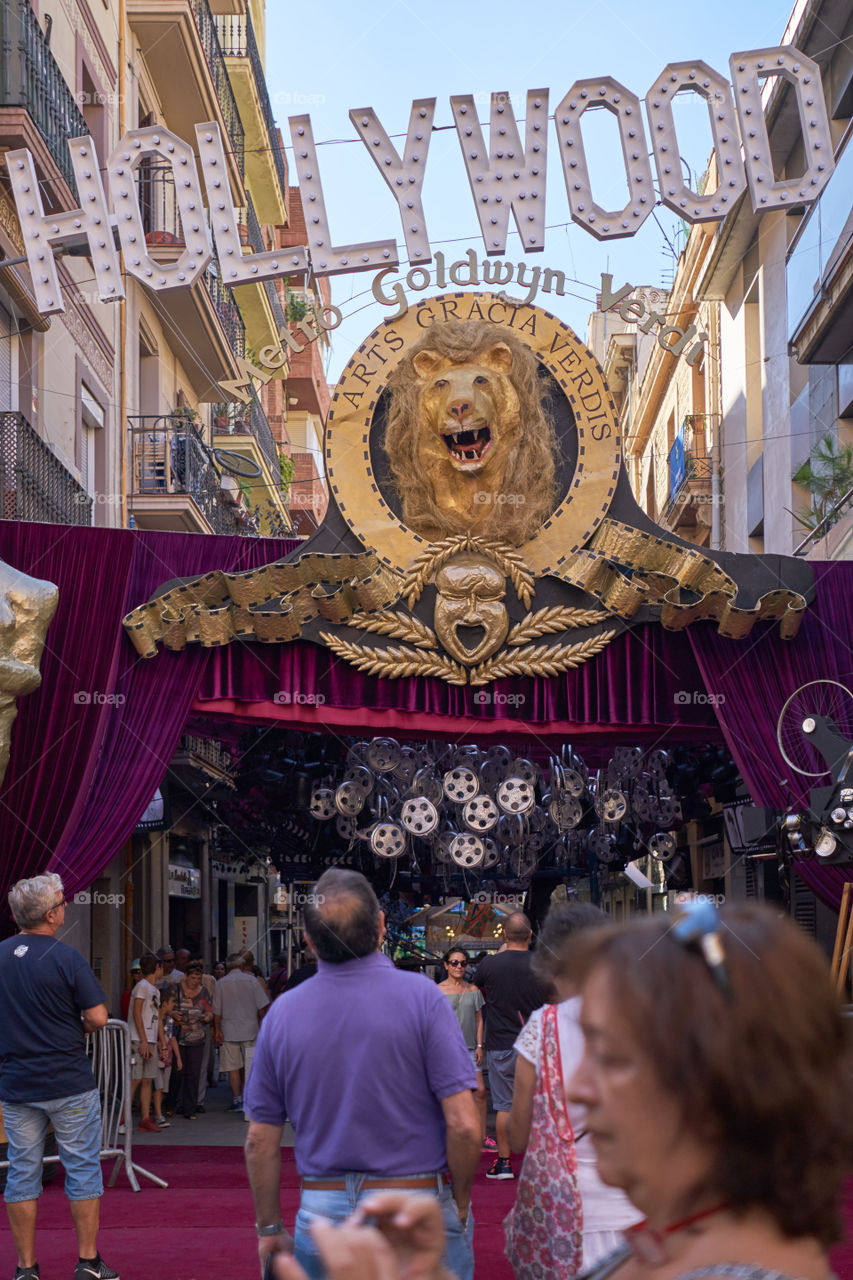 Barrio de Gracia. Primer día de Fiesta. Listos para el verdicto del jurado