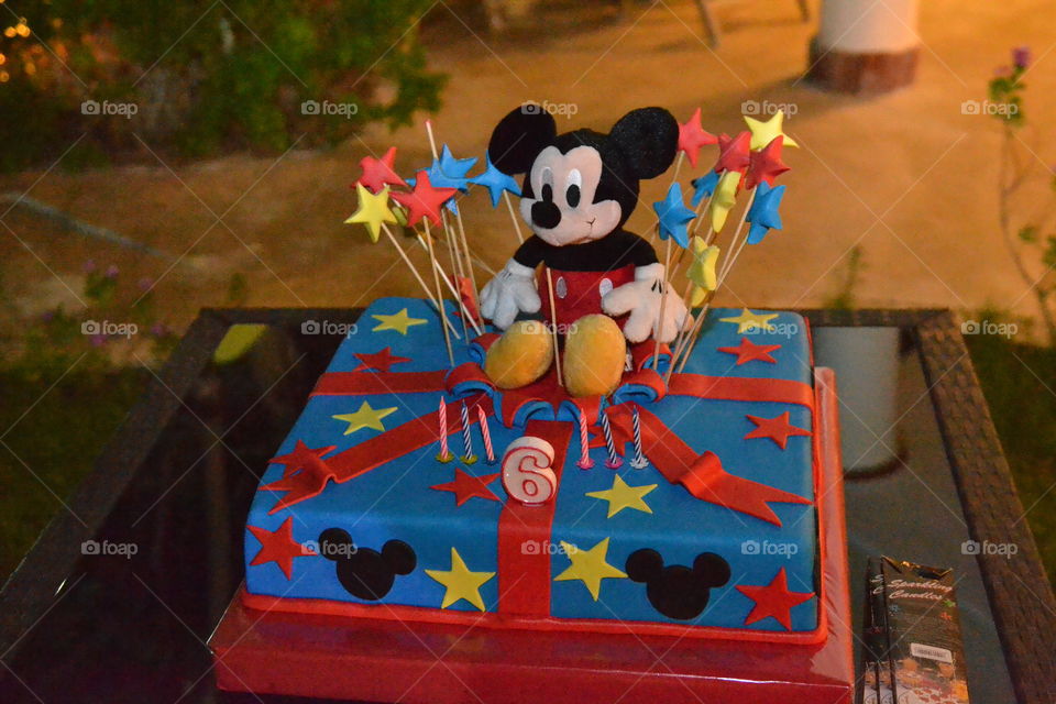 birthday cake with micky mouse