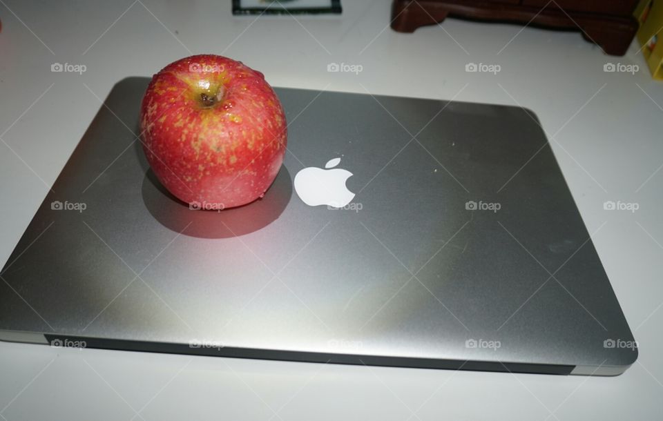 Apple computer, Apple Laptop