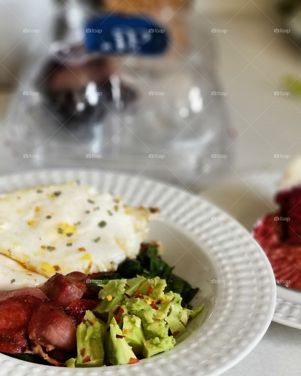 Lunchtime can be easy and healthy.