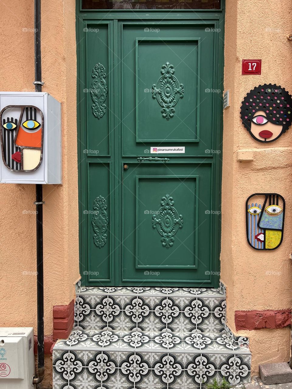 Green door. Istanbul vibes. Street photography. Street art. Colourful art.