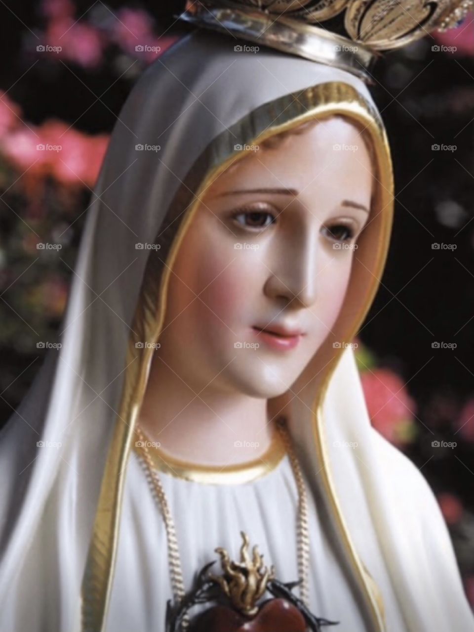 🙏 🇪🇸 Oh Maria, ruega por nosotros que recurrimos a ti.  Amén.  🇧🇷 Ó Maria, Nossa Senhora, rogai por nós que recorremos a vós. Amém. / 🇺🇸 O Mary, pray for us that we turn to you.  Amen. / 🇮🇹 O Madonna, prega per noi che ci rivolgiamo a te. Amen. 
