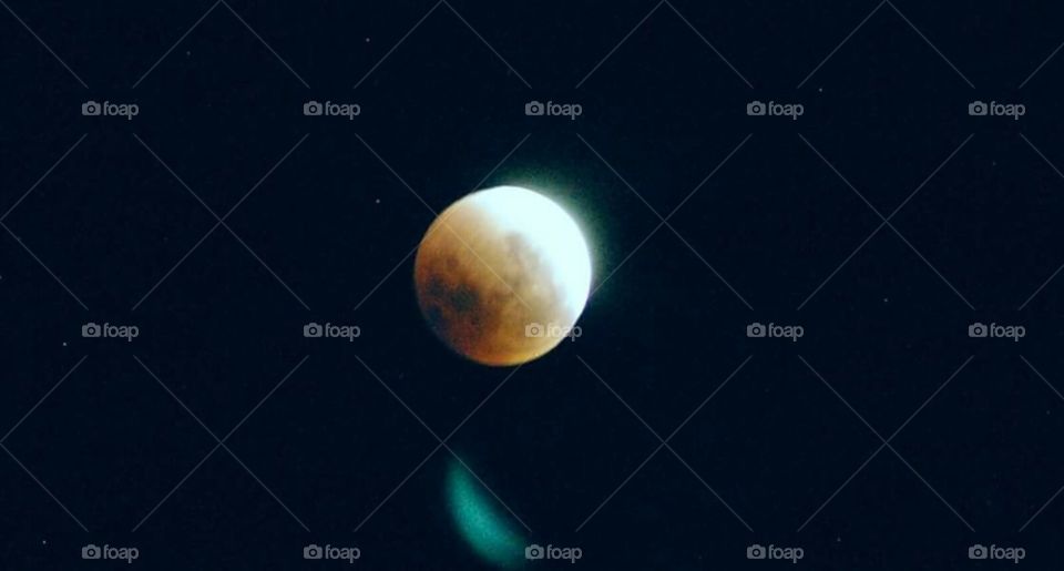 When you stare into the cosmos, do you feel insignificant? Or does it make you feel more powerful? 🌛