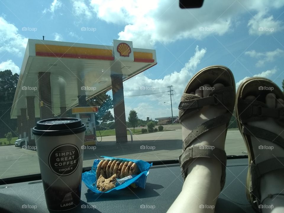 coffee and cookies for the road. <3
Shell, 35 Goodman Rd W, Southaven, MS 38671