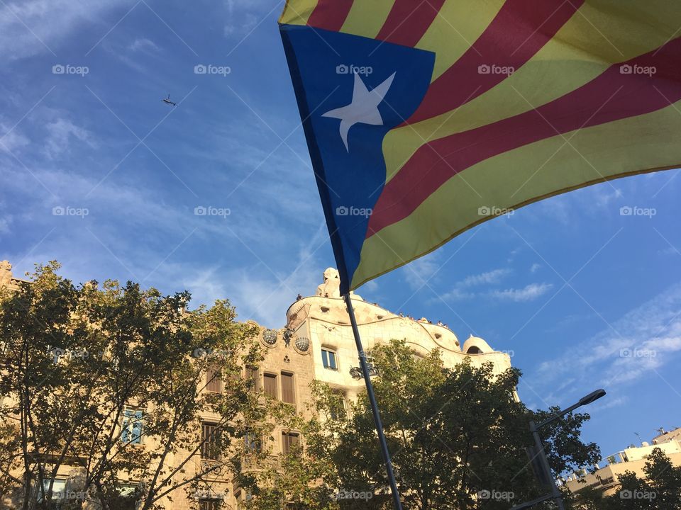 #independence #barcelona #lapedrera #21102017 #llibertatjordis #sanchezicuixart #noal155 #passeigdegracia