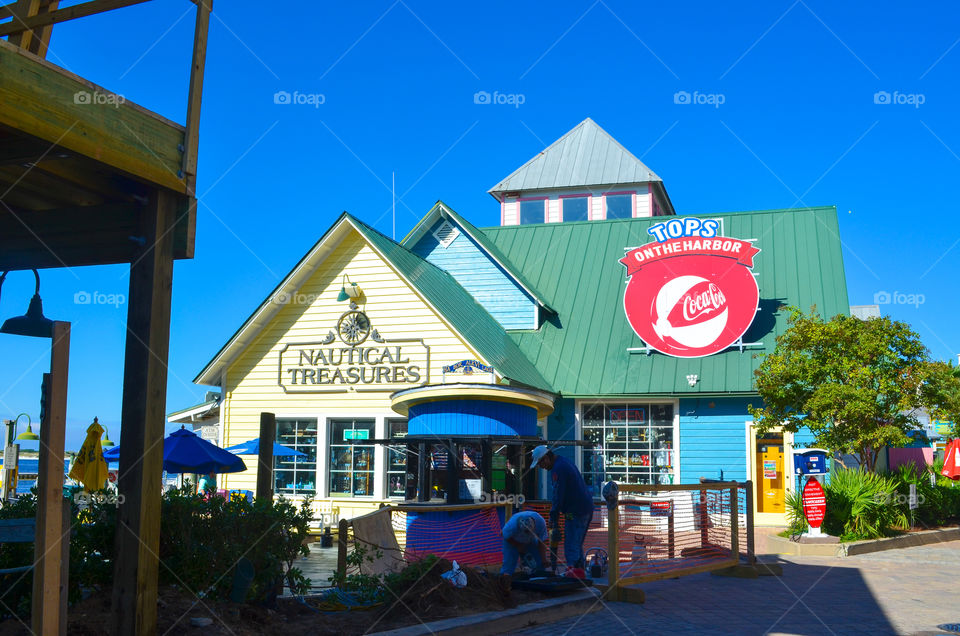 A gift shop on the pier in Destin Florida