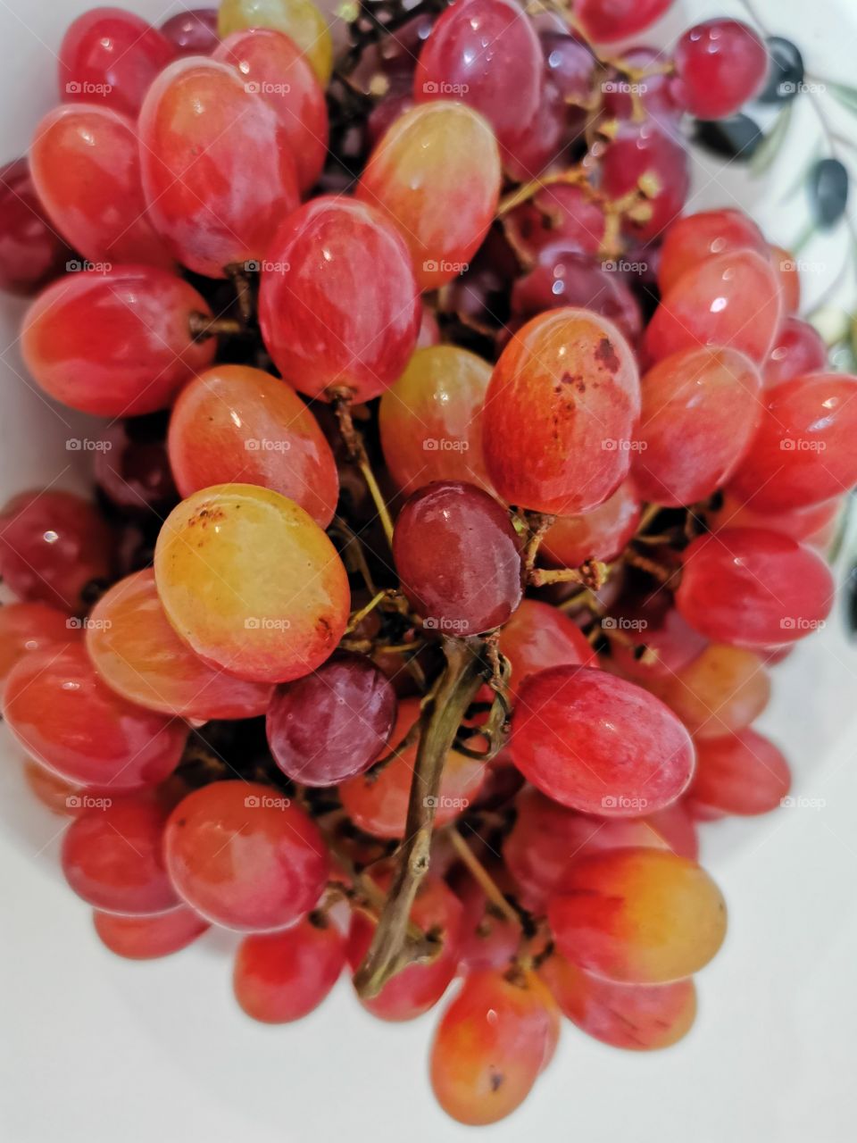 Grapes view on plate