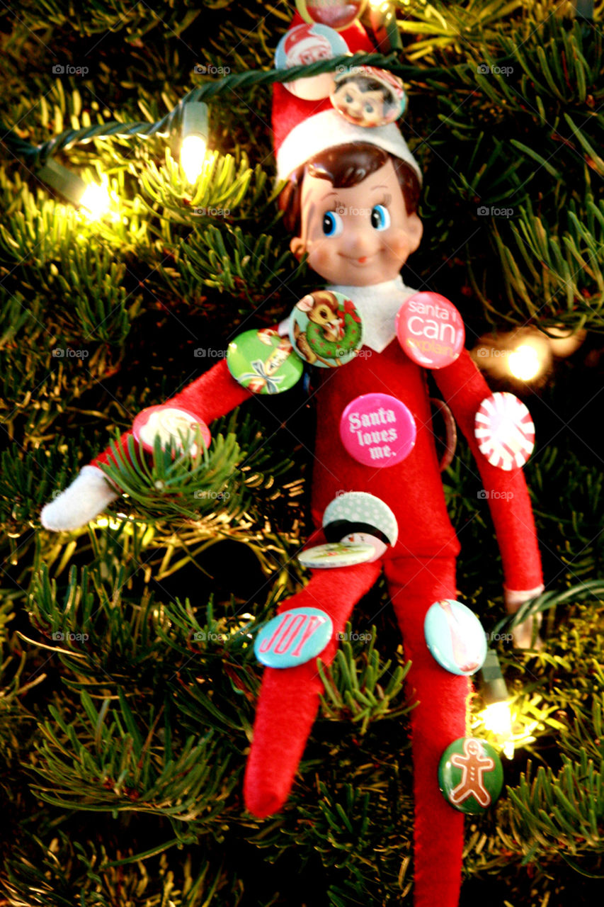elf on the shelf button