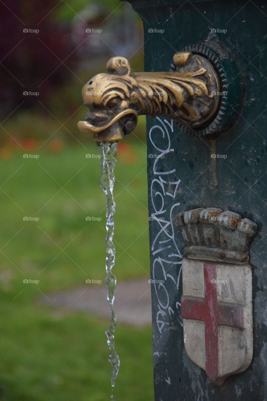 Drinking fountain
