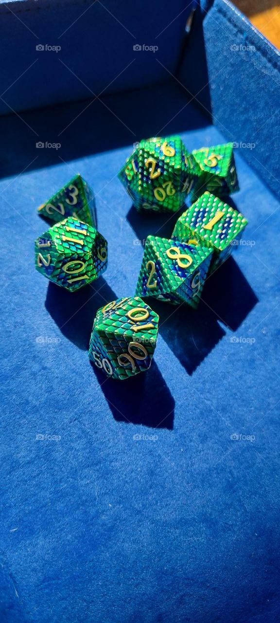 polyhedral snake dice set