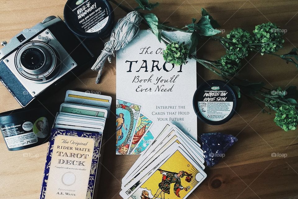 How to read tarot for lifestyle blogs and businesses